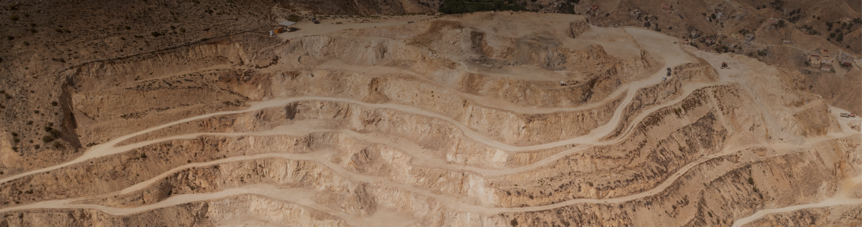 Una mina de feldespato sódico en Marruecos